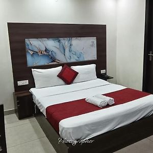 Airport Hotel Classic Paradise